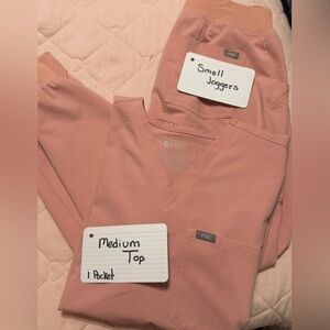 Figs Blush Scrub Set with Medium Top and Small Joggers